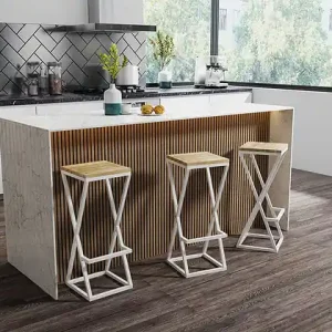 Stalowy hoker Vigo z drewnianym siedziskiem- do loftu- 30 cm szerokości Rabat