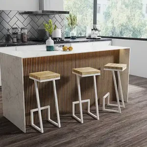 Industrialny hoker Ulf z drewnianym siedziskiem Wyjątkowa oferta