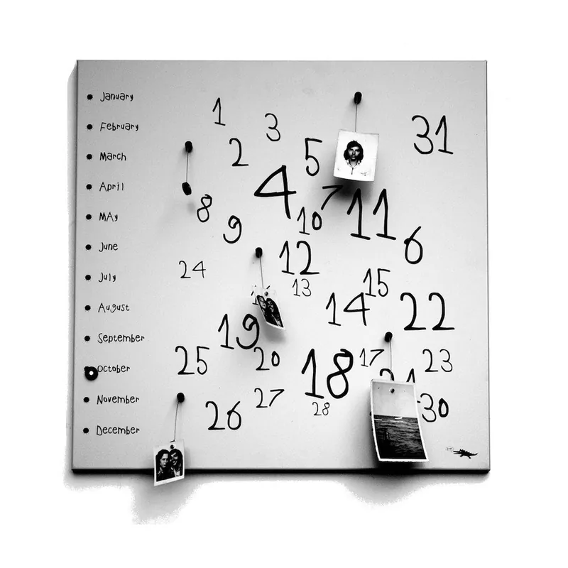 Dodaj do koszyka Magnetyczny kalendarz dESIGNoBJECT.it Krok White, 50 x 50 cm Bonami