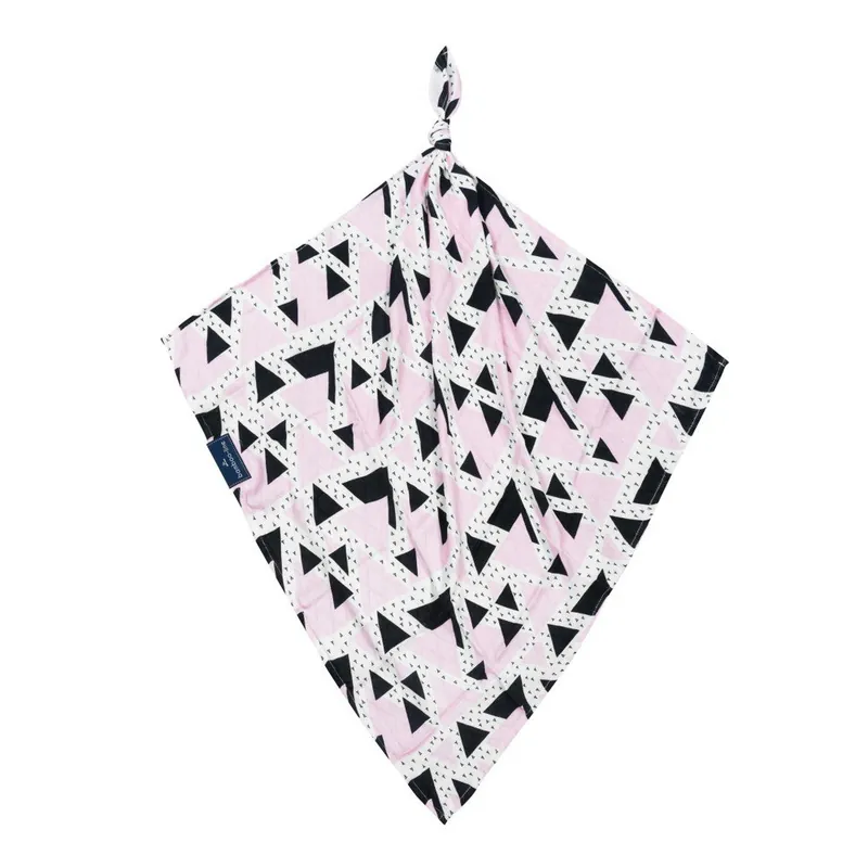 Bestseller Wzorzysty becik z bambusowej wiskozy KICOTI Pink Triangle, 30x30 cm Bonami